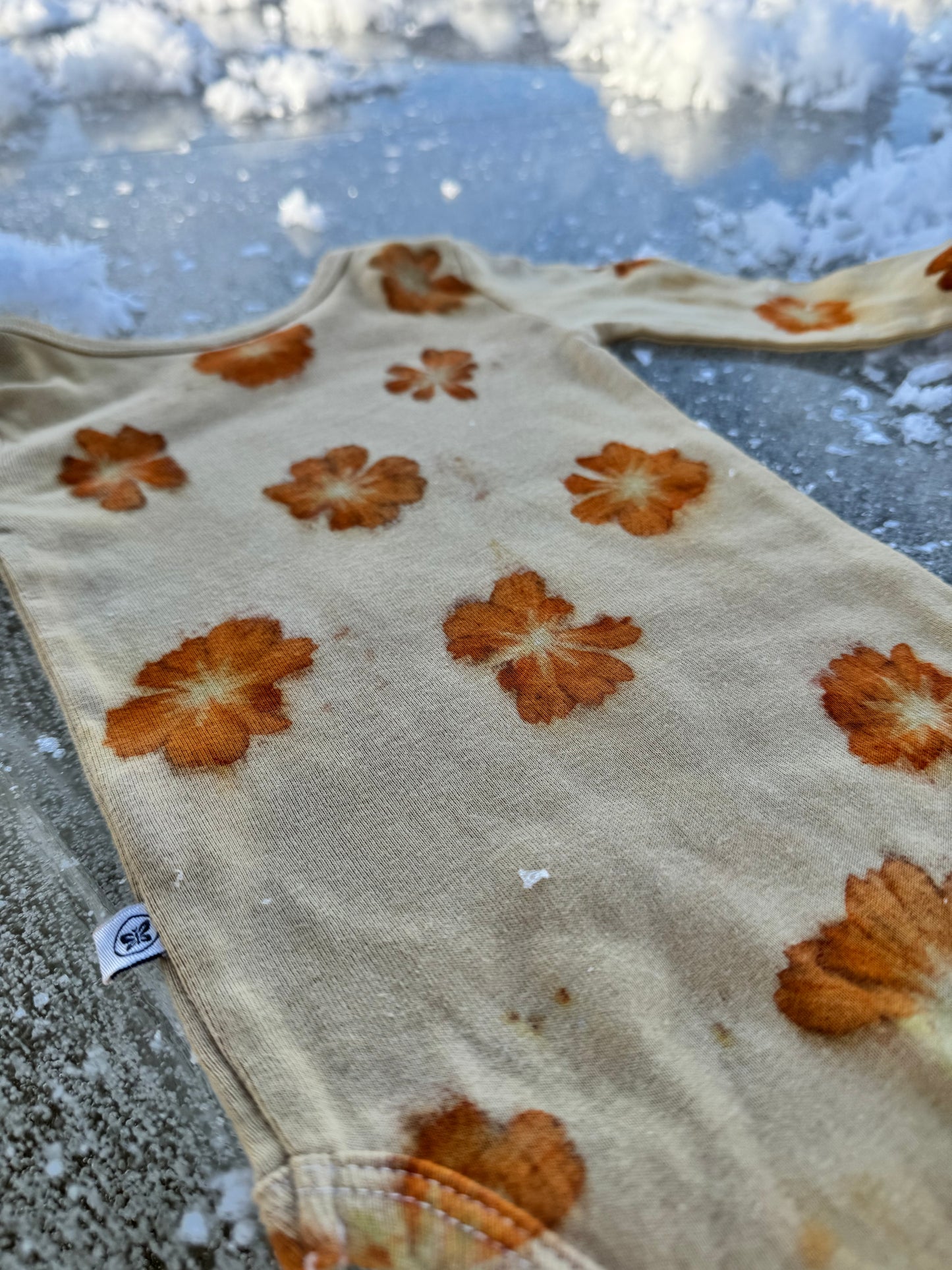 Tango Cosmos Eco-Printed Organic Onesie (6–9 Months)
